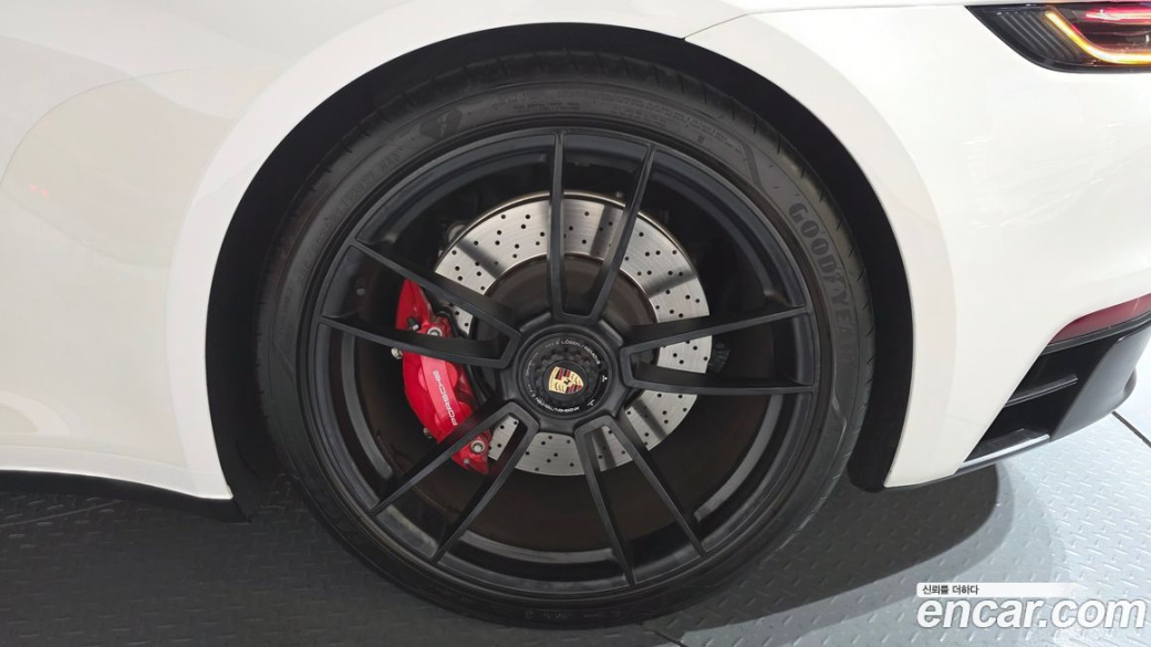 Porsche 911 Carrera 4 GTS Cabriolet, 2022