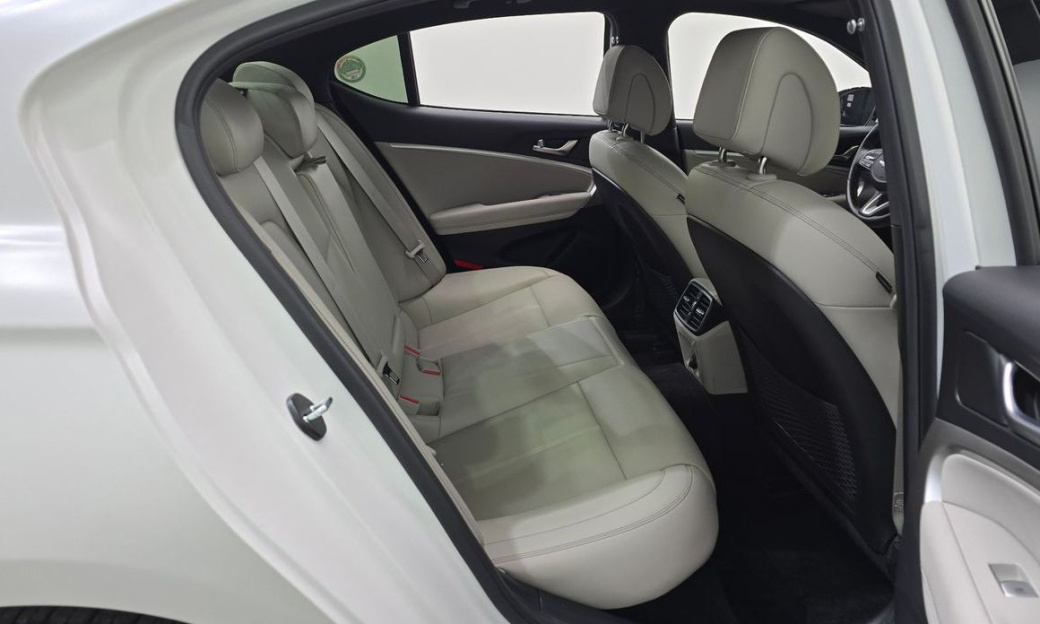 Genesis G70 Gasoline 2.0T 4WD, 2022