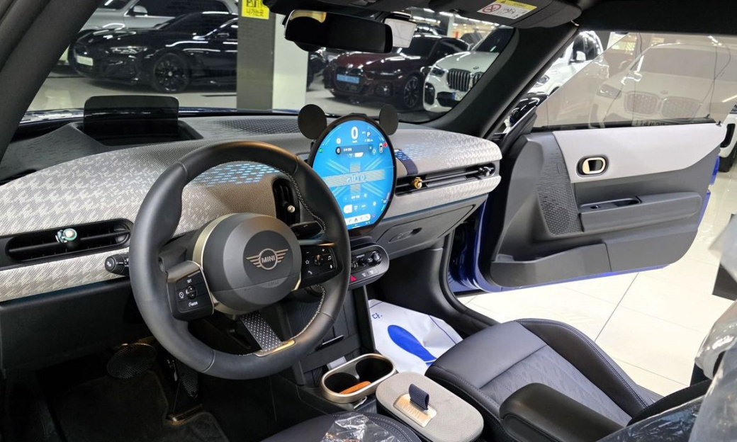 Mini Cooper Convertible Favoured, 2025