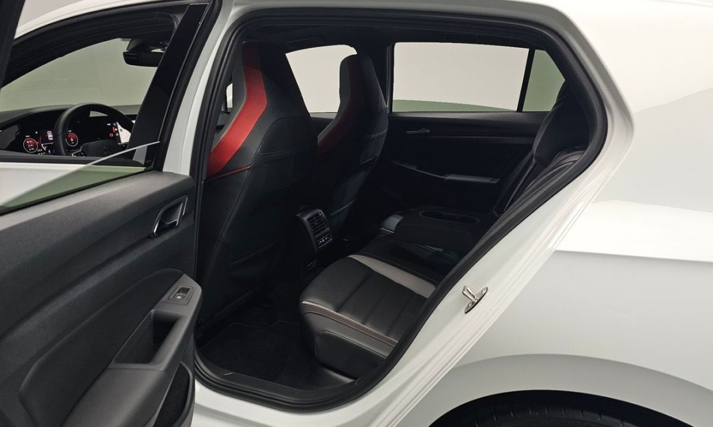 Volkswagen Golf 2.0 GTI, 2024