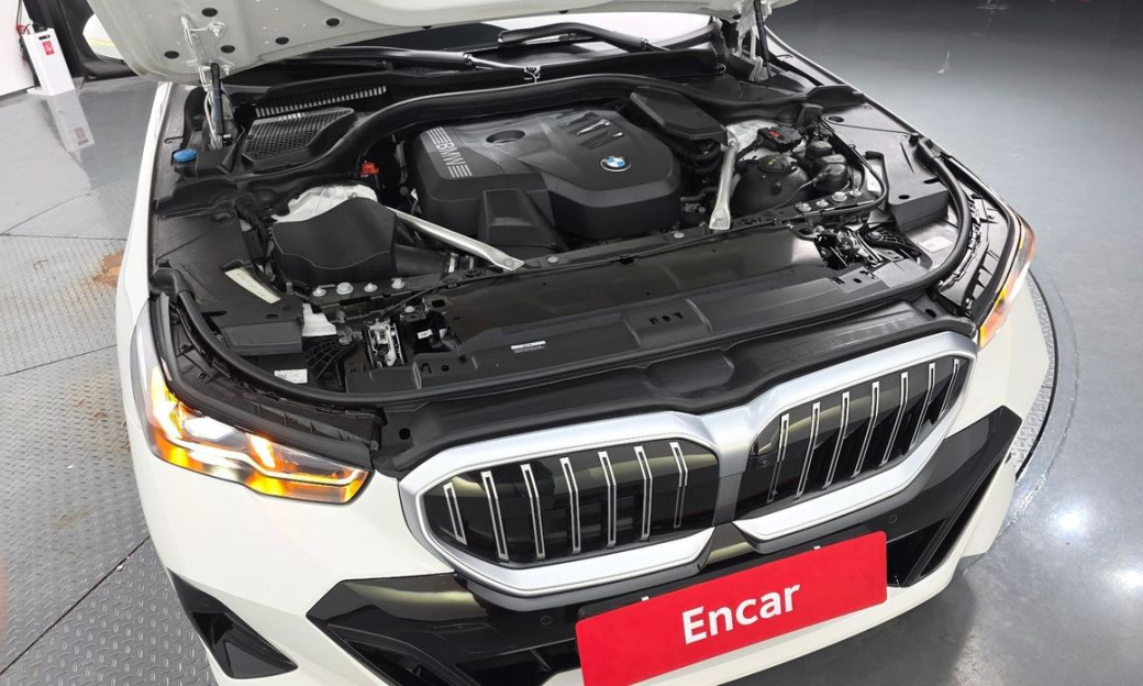 BMW 5-Series 520i M Sport, 2024