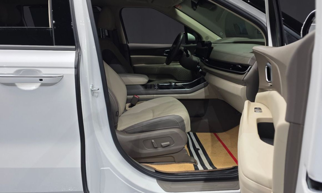 Kia Carnival 7-Seater Noblesse, 2025