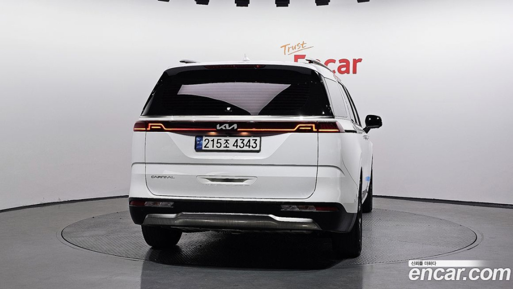 Kia Carnival 7-Seater Signature, 2023