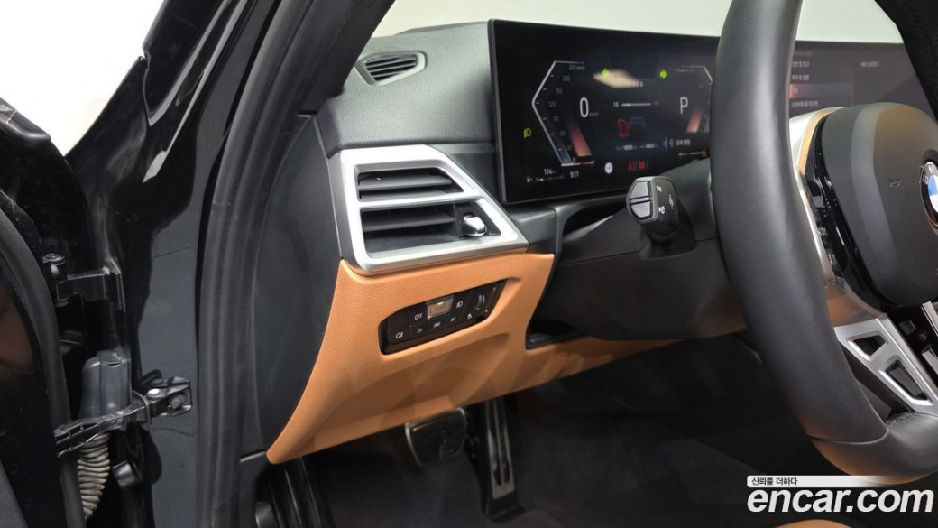 BMW 3-Series 320i M Sport, 2025