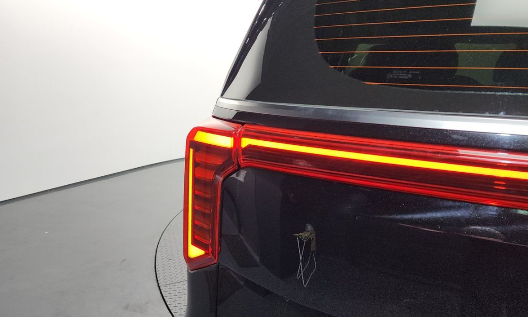 Kia Carnival 9-Seater Signature, 2025