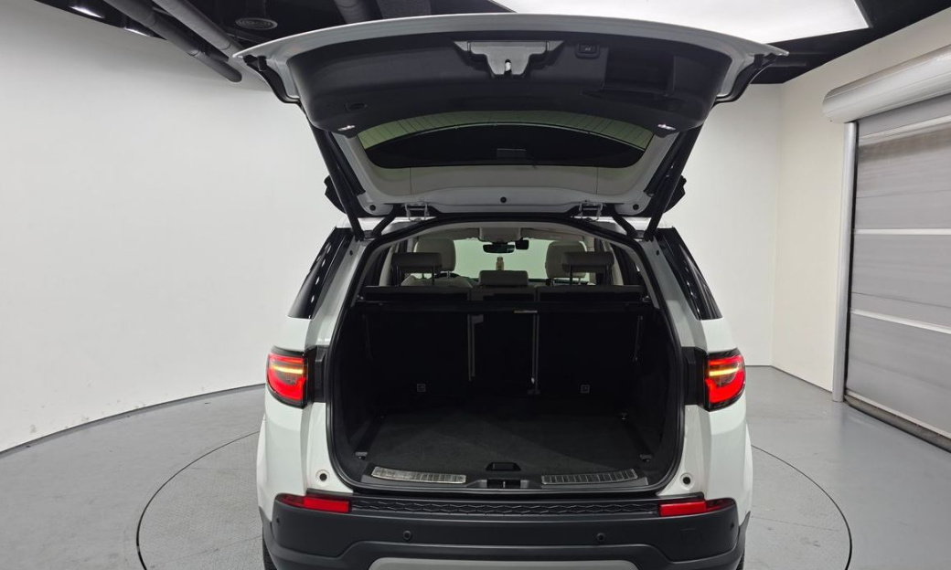 Land Rover Discovery Sport P250 SE, 2022