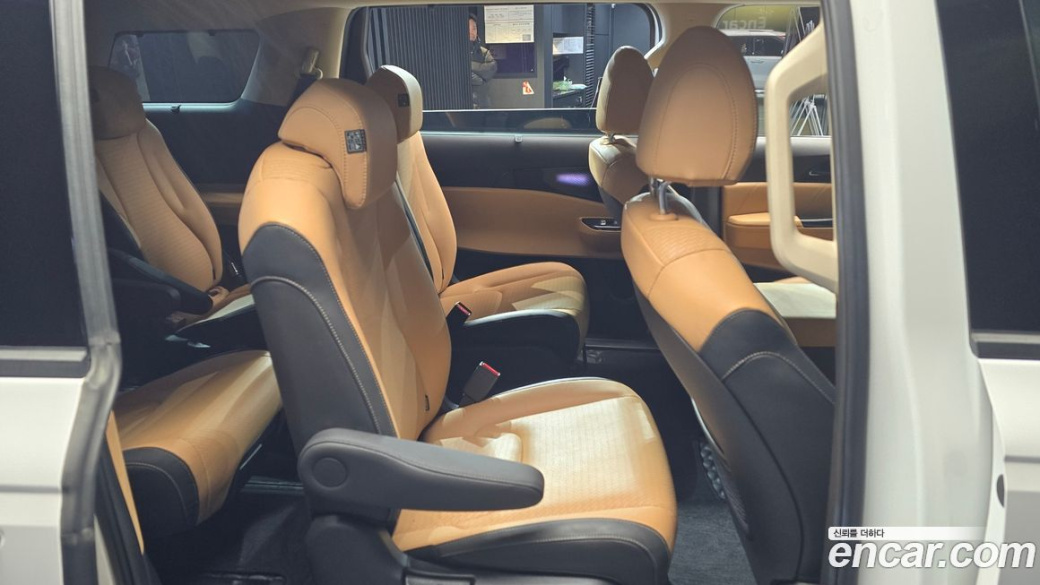 Kia Carnival 9-Seater Signature, 2023