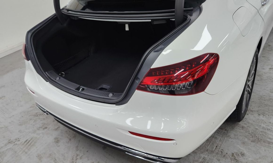 Mercedes-Benz E-Class E350 4MATIC Exclusive, 2023