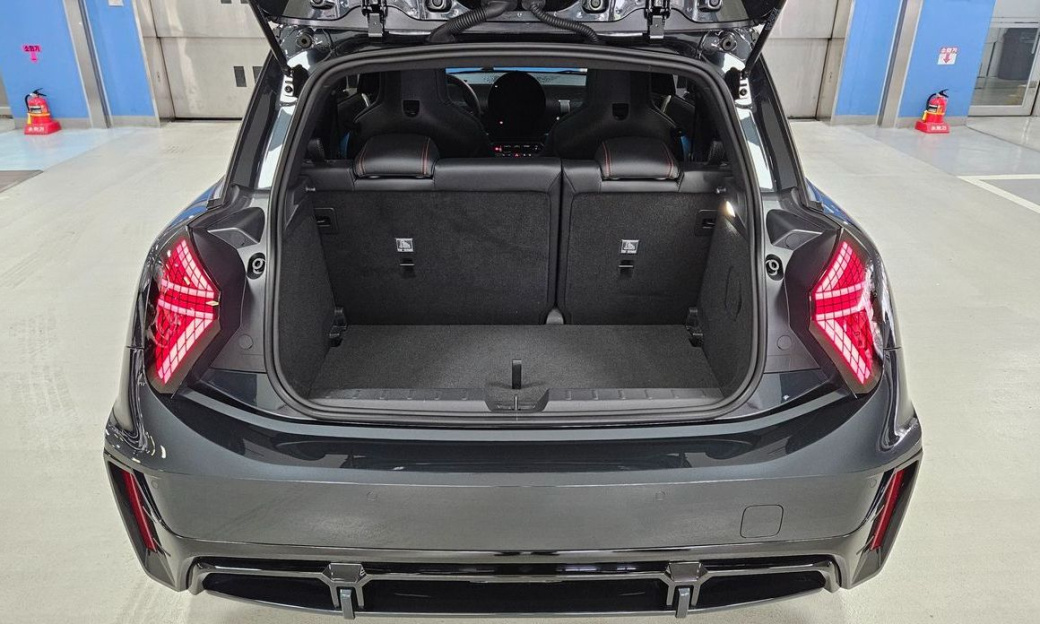 Mini Cooper JCW, 2025