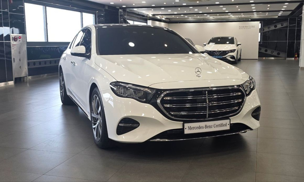 Mercedes-Benz E-Class E220d 4MATIC Exclusive, 2024