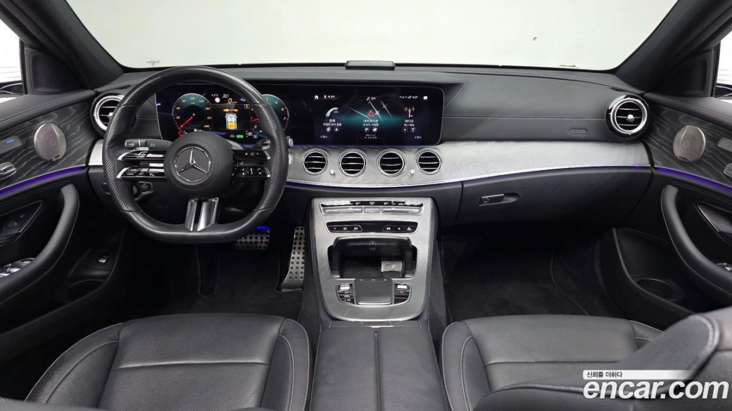 Mercedes-Benz E-Class E350 4MATIC AMG Line, 2022