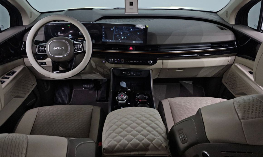 Kia Carnival 9-Seater Hi Limousine, 2024