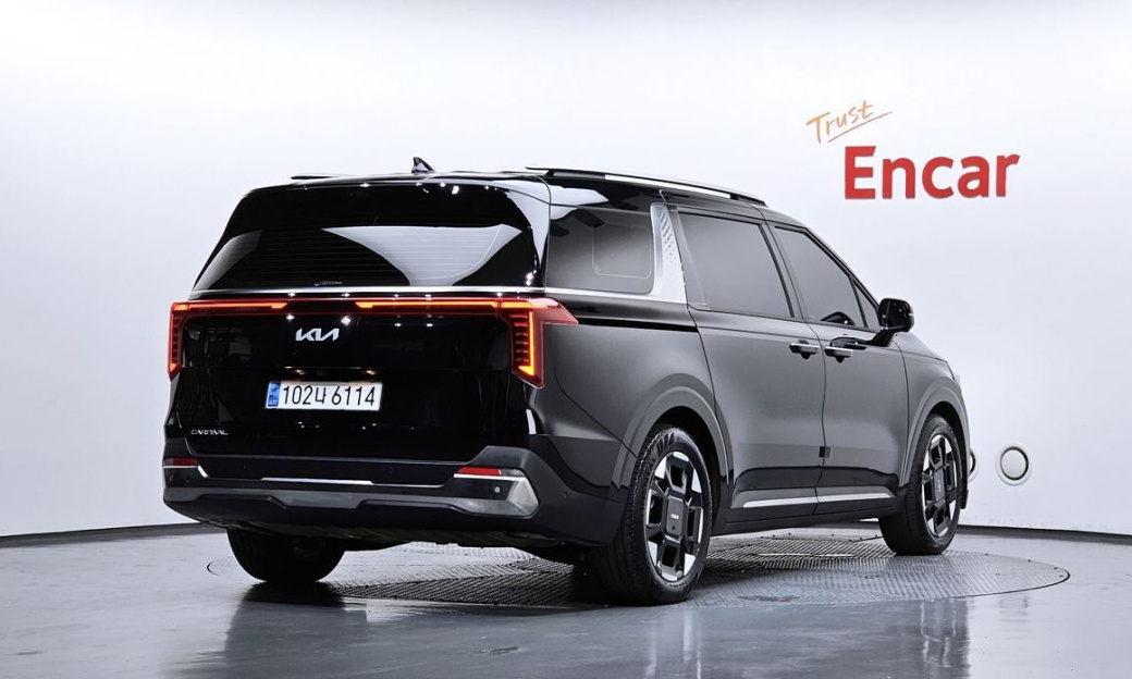 Kia Carnival 7-Seater Signature, 2024