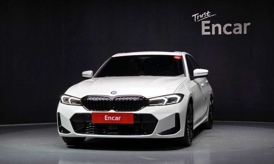BMW 3-Series 320i M Sport, 2025