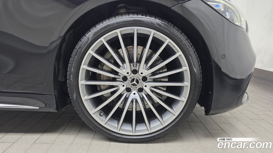Mercedes-Benz S-Class S500L 4MATIC, 2023