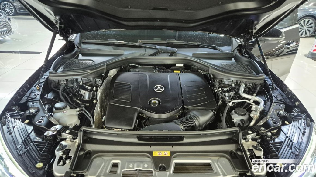 Mercedes-Benz GLC-Class GLC300 4MATIC AMG Line, 2025