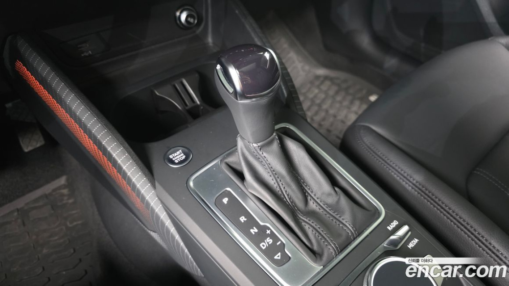 Audi Q2 35 TDI Premium, 2023