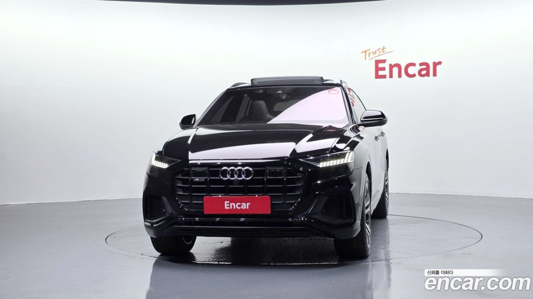 Audi Q8 55 TFSI Quattro Premium, 2023