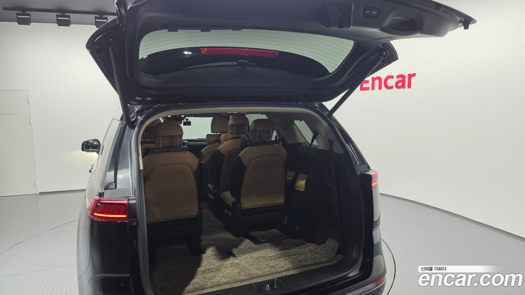 Kia Carnival 9-Seater Signature, 2023