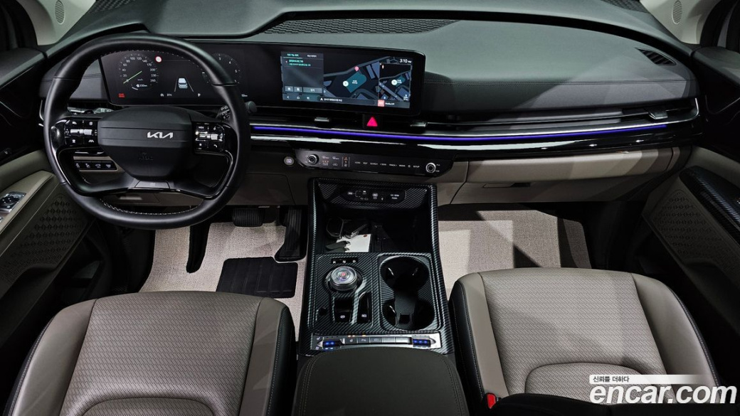 Kia Carnival 9-Seater Gravity, 2025