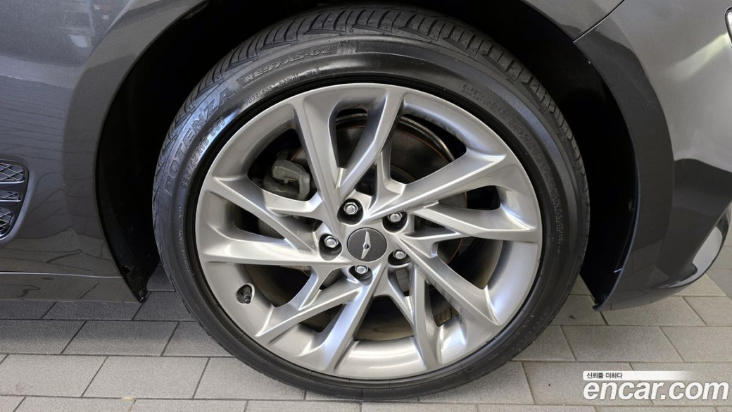 Genesis G70 Gasoline 2.0T 4WD, 2022