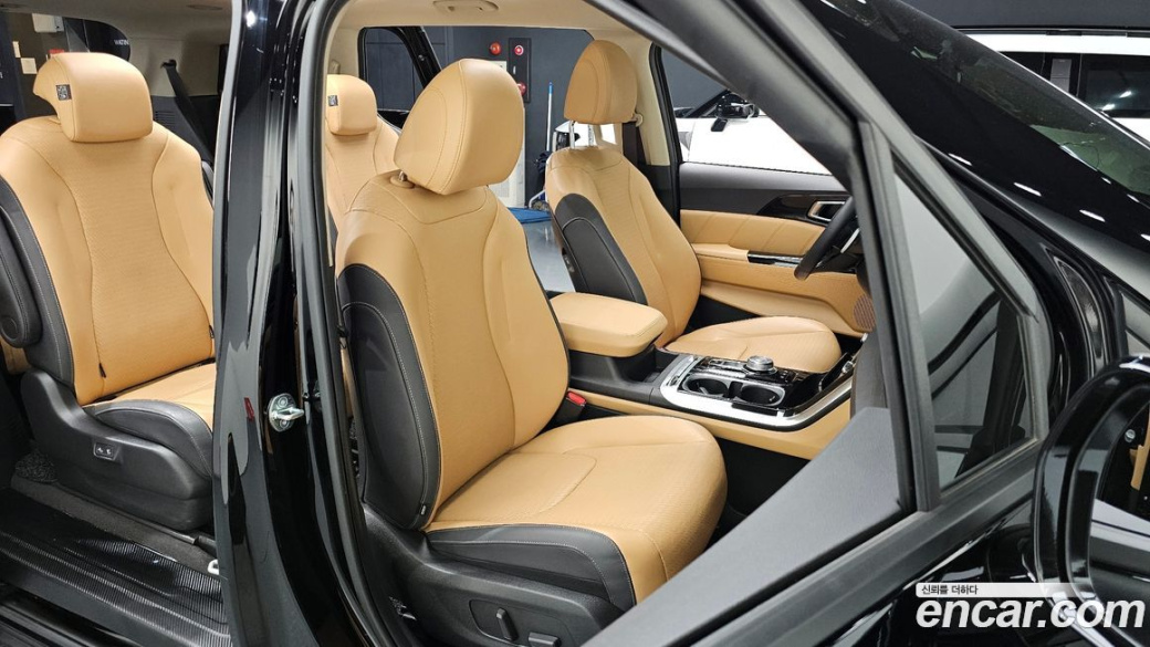 Kia Carnival 9-Seater Signature, 2023