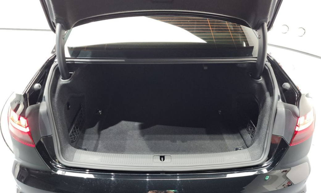 Audi A4 40 TFSI Premium, 2023
