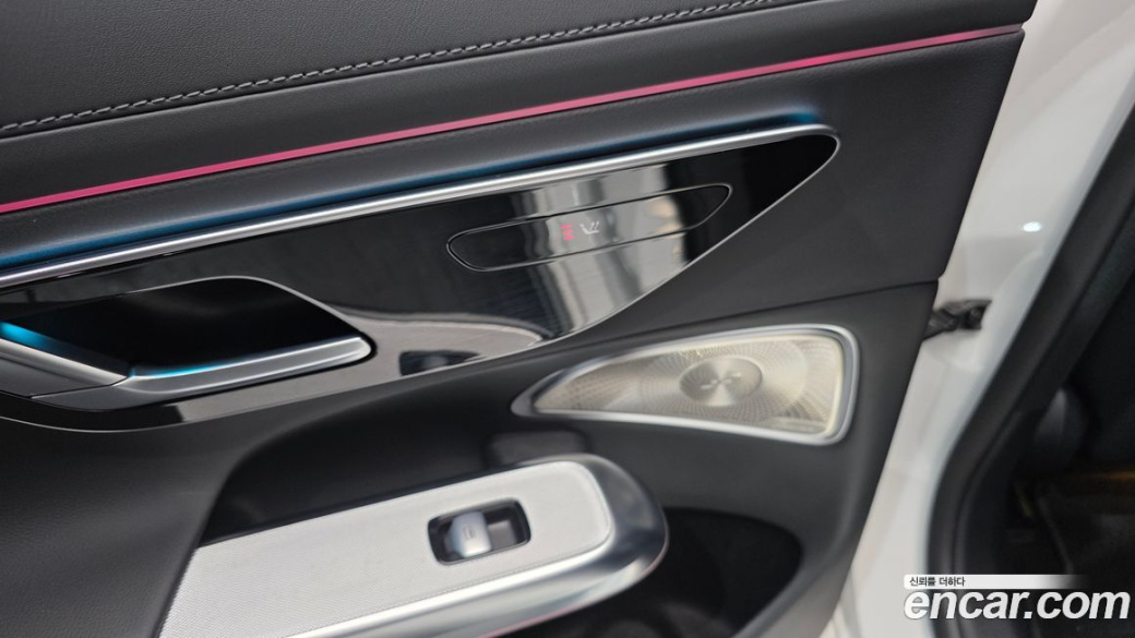 Mercedes-Benz E-Class E300 4MATIC Exclusive, 2025