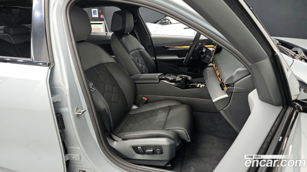 BMW 5-Series 530i xDrive M Sport, 2025