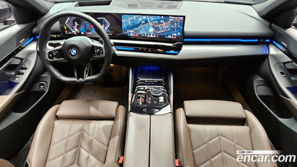 BMW 5-Series 520i, 2024
