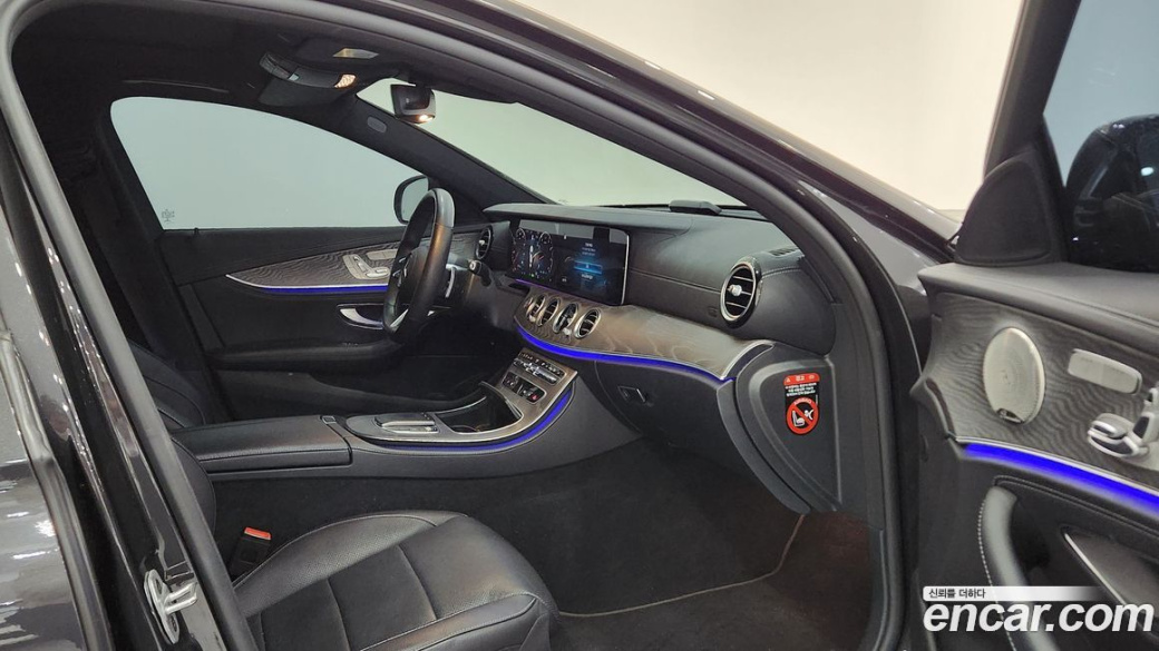 Mercedes-Benz E-Class E350 4MATIC AMG Line, 2022