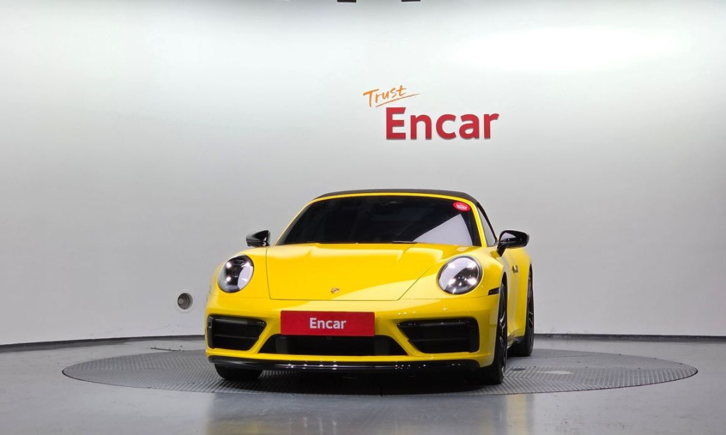 Porsche 911 Carrera 4 GTS Cabriolet, 2024