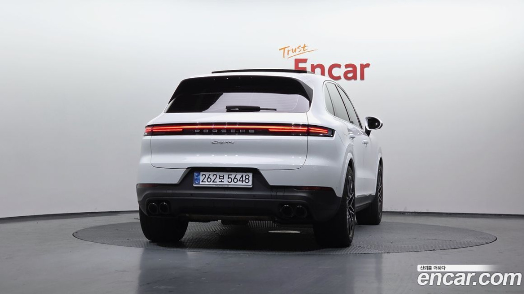 Porsche Cayenne 3.0, 2024