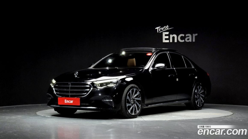 Mercedes-Benz E-Class E300 4MATIC Exclusive, 2024