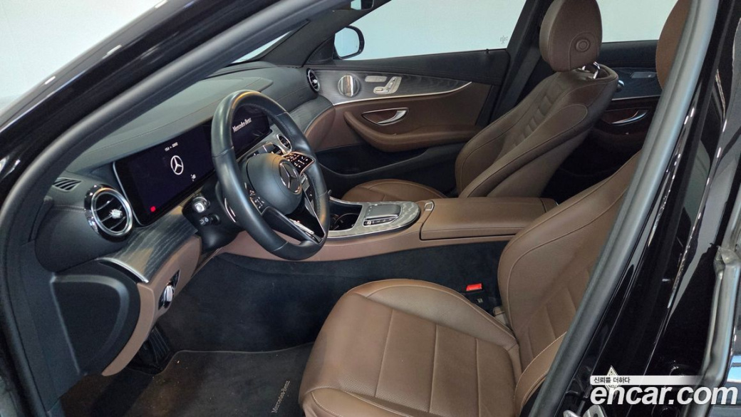 Mercedes-Benz E-Class E350 4MATIC Exclusive, 2023