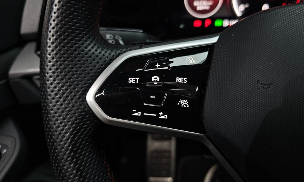 Volkswagen Golf 2.0 GTI, 2024