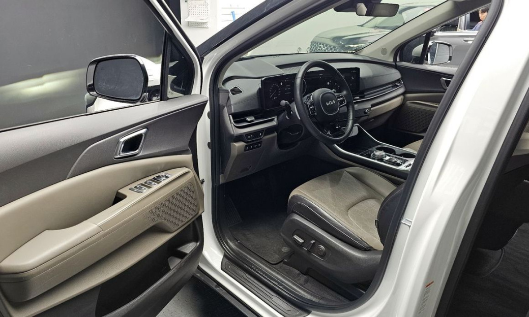 Kia Carnival 9-Seater Noblesse, 2025