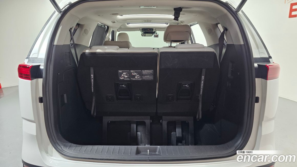Kia Carnival 7-Seater Signature, 2023