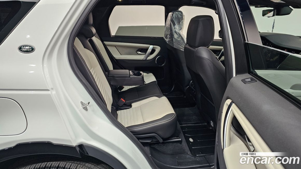 Land Rover Discovery Sport P250 Dynamic SE, 2024