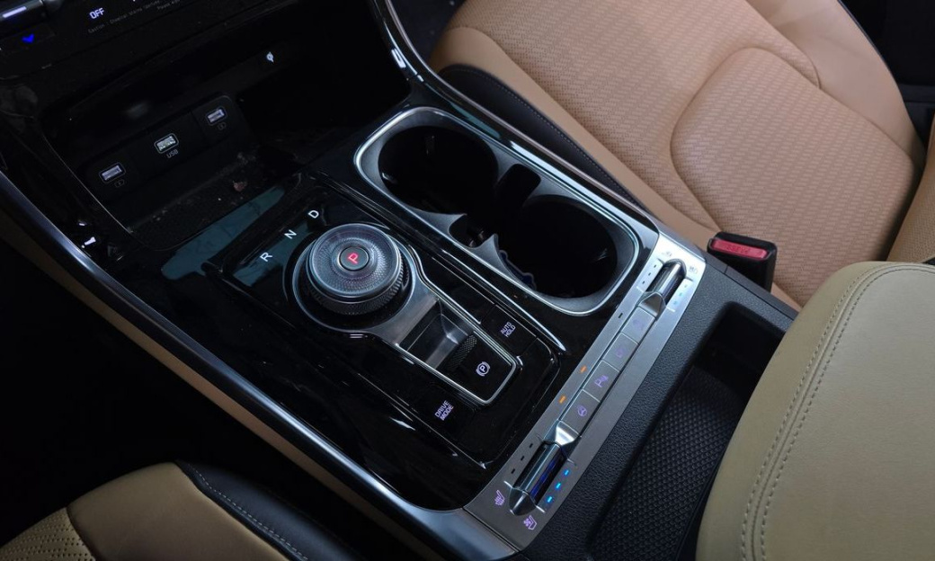 Kia Carnival 9-Seater Signature, 2023