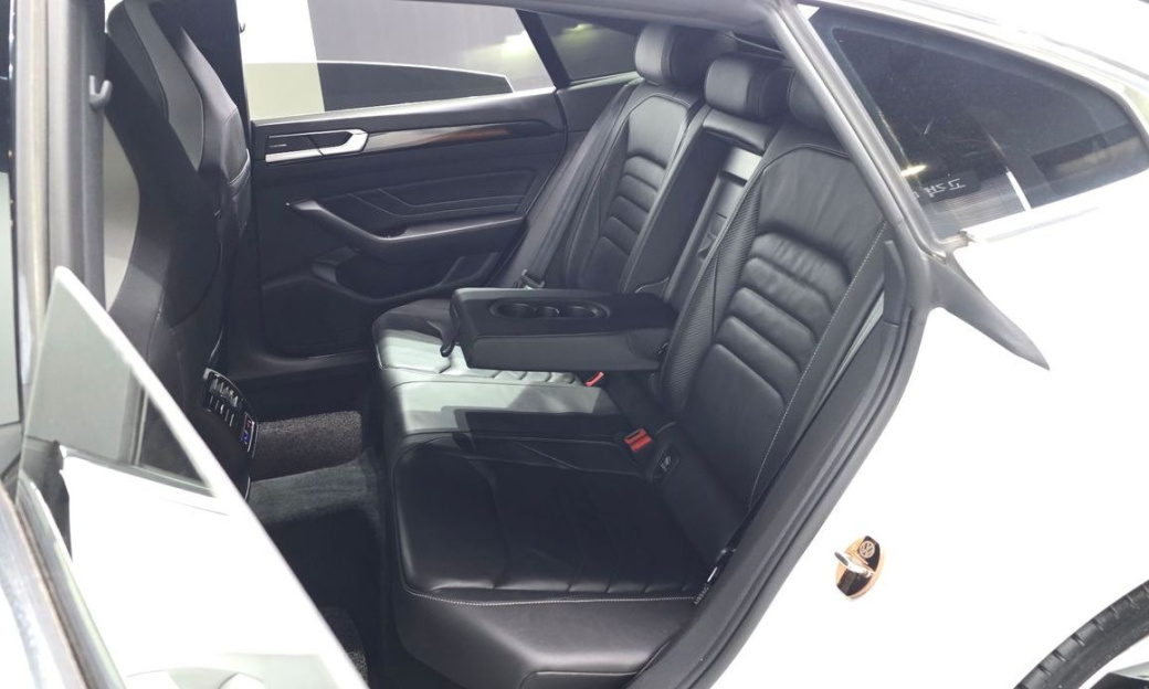 Volkswagen Arteon 2.0 TDI R-LIINE 4Motion, 2023