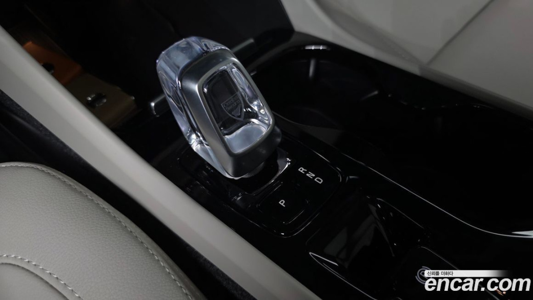 Volvo XC40 B4 Ultra Bright, 2025
