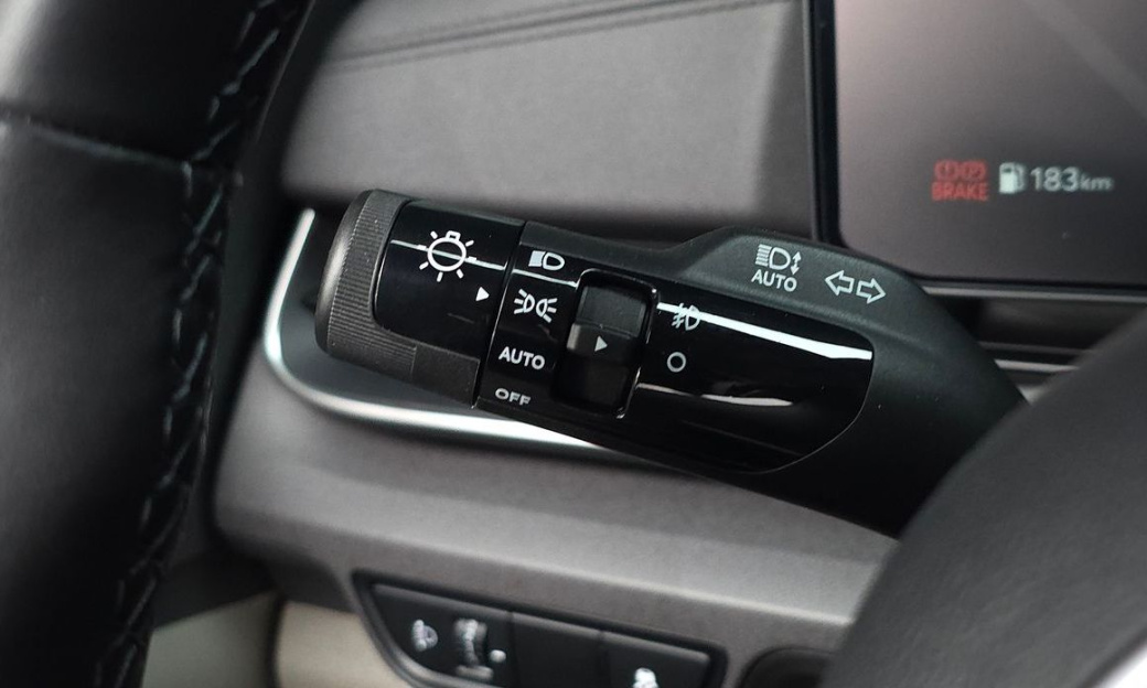 Kia Carnival 7-Seater Outdoor, 2025