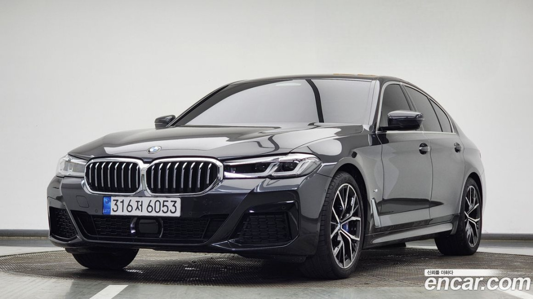 BMW 5-Series 530i M Sport Package, 2022