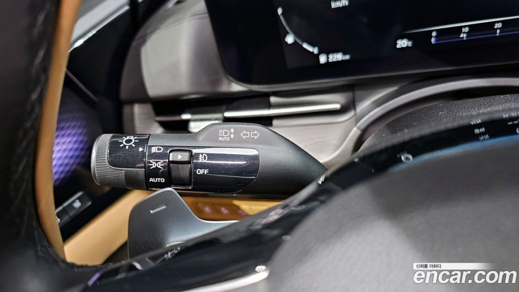 Kia Carnival 7-Seater Signature, 2023