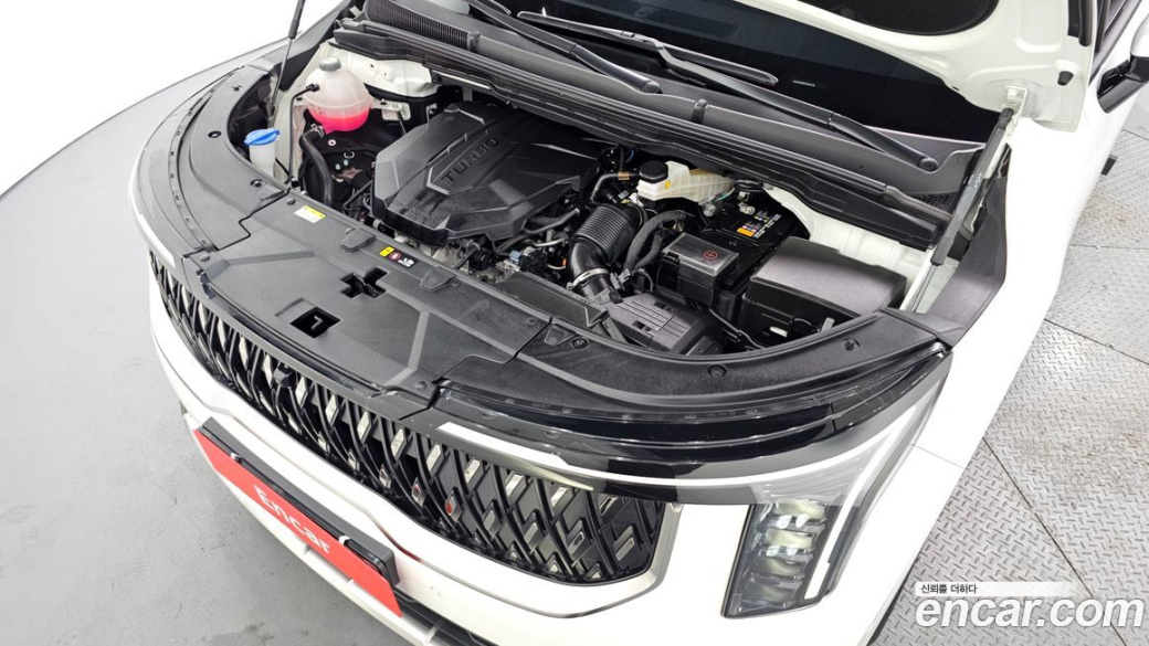 Kia Carnival 9-Seater Signature, 2025