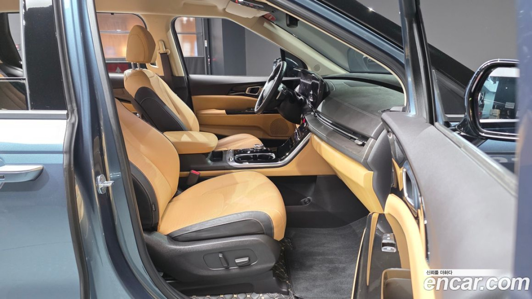 Kia Carnival 7-Seater Outdoor, 2023