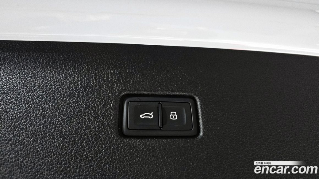 Audi Q8 55 TFSI Quattro Premium, 2023