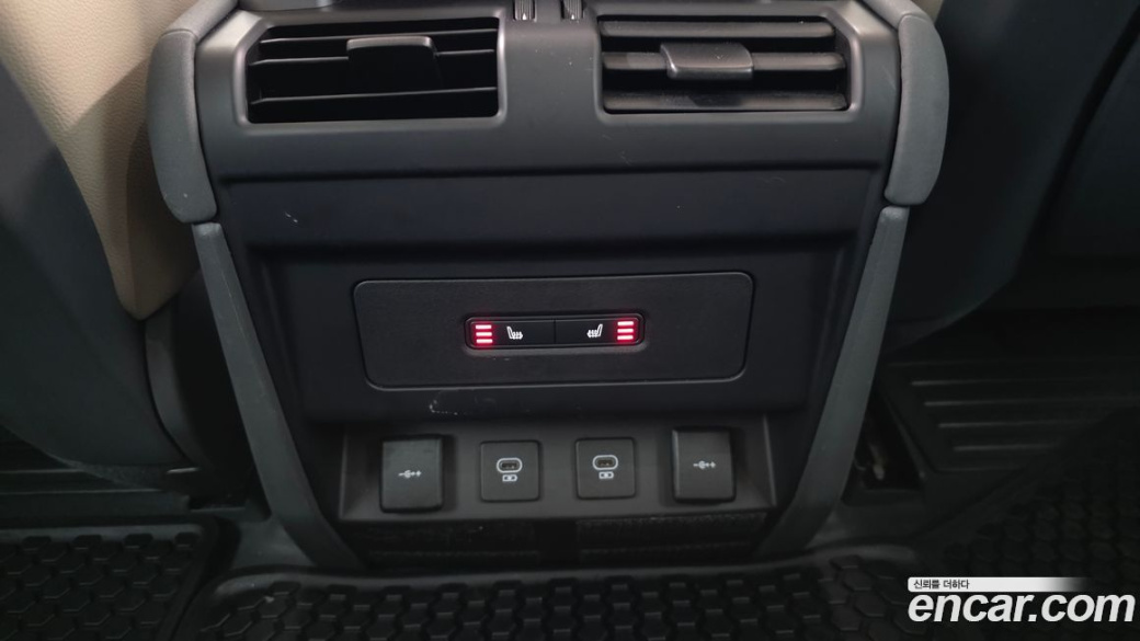 Land Rover Defender 90 D250 SE, 2022