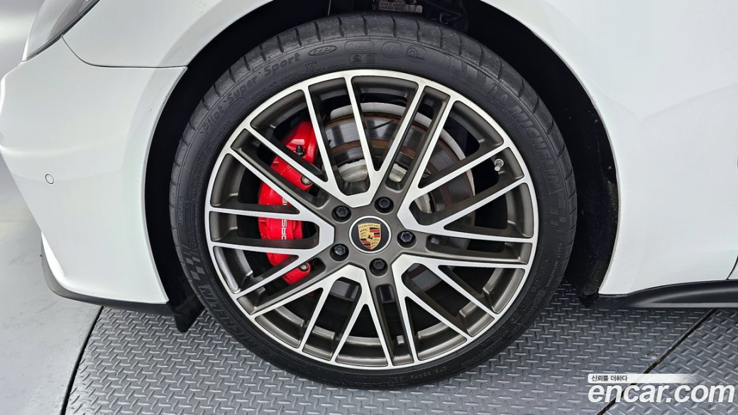 Porsche Panamera 4.0 GTS, 2022